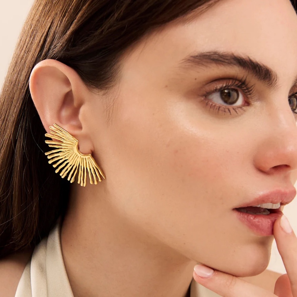 Elegant Gold Sunburst Earrings